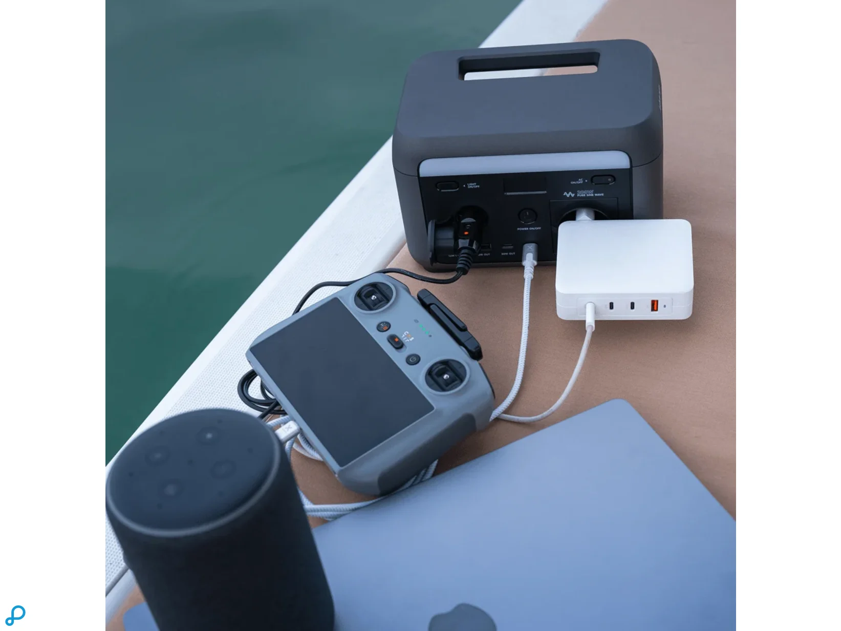 Xtorm Portable Power Station 200W-4