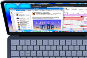 MacBook Neo, kleur indigo, iemand zit erop te multitasken door e-mails te checken in Outlook en een projectplanning bij te houden in Asana