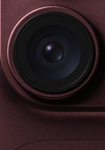 Lens met variabel diafragma van de hoofdcamera op iPhone 18 Pro in de kleur bordeauxrood